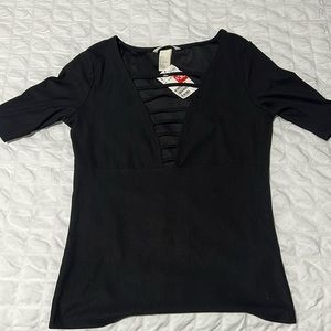 3/4 black H&M shirt size small